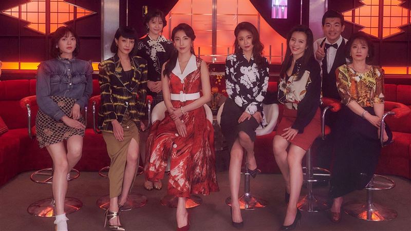 2021Netflix 旗艦懸疑影集台劇《華燈初上》一播出就掀起話題。(圖/翻攝自華燈初上臉書)