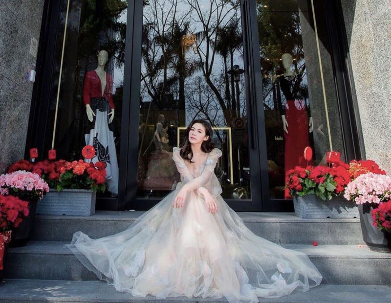 林萱瑜曬出絕美婚紗照。(圖/翻攝自林萱瑜IG)