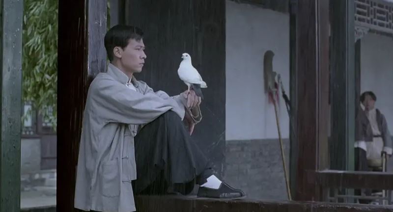 尹昭德出道30多年，低調沈穩內斂。吃素35年原因催淚。 （圖／翻攝自豆瓣電影）