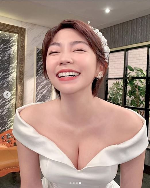 曾智希曬出婚紗照。(圖/翻攝自曾智希IG)