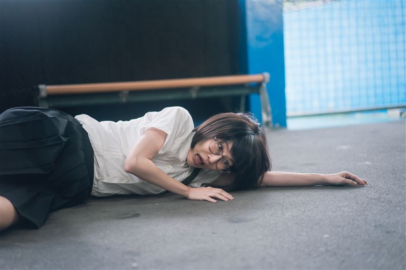 曾莞婷演出高中生,回春逆齡。(圖/TVBS提供)