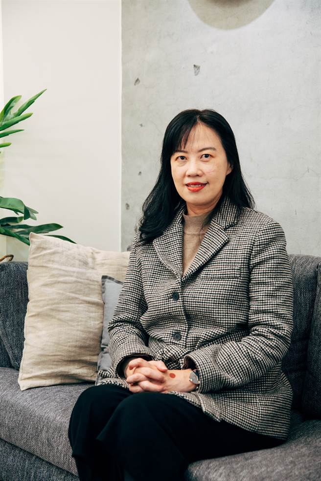 徐秋華，公共電視總經理，致力於推動台灣戲劇登上國際OTT 平台，同時也與國內OTT 平台業者合作製播更優質的台灣戲劇。（攝影／蔡耀徵）