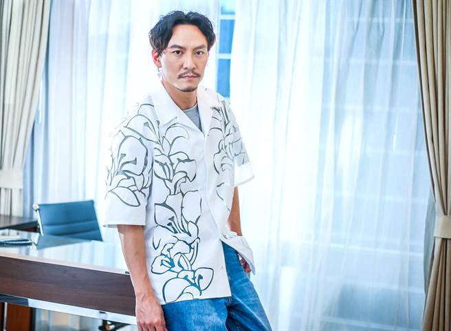 張震從影30年，覺得自己好像都沒有演到一個真正想要的角色。（粘耿豪攝，服裝提供：Valentino）