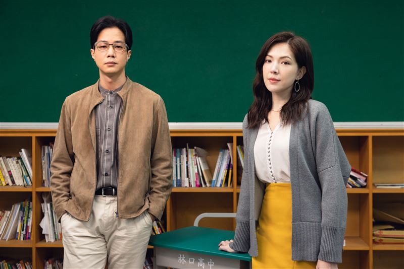 許瑋甯在新戲飾演火辣的老師。（圖／愛奇藝國際站提供）