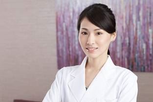 北投健康管理醫院沈彥君主任醫師提出乳癌九大危險因子。(圖/北投健康管理醫院提供)