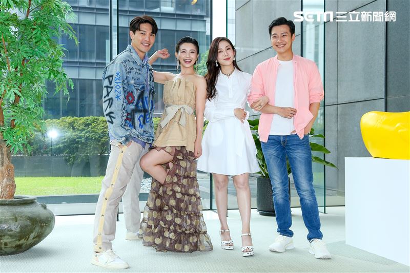 吳婉君、王宇婕、林則希、龍語申出席記者會宣傳《一家團圓》。（圖／記者楊澍攝影）