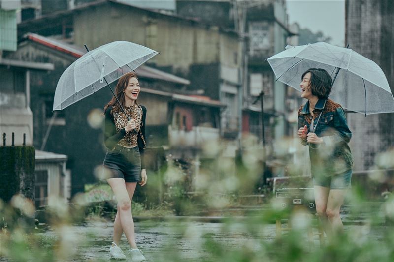 姚以緹這回飾演一位愛跳舞的女子。(圖/CATCHPLAY提供)