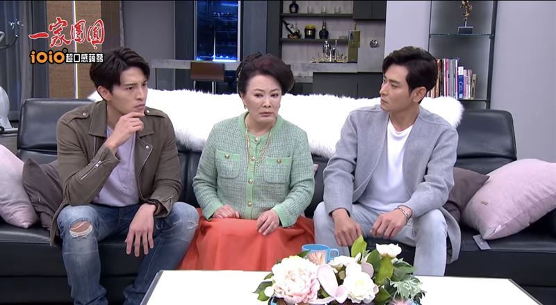 葉家阿嬤(中)對於江宏恩有地中海型貧血感到疑惑