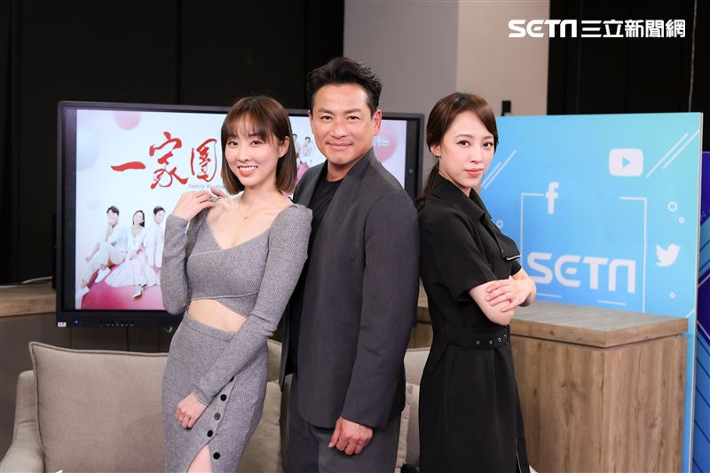左起：夏語心、 江宏恩、勇兔，一同在直播間和線上粉絲同樂