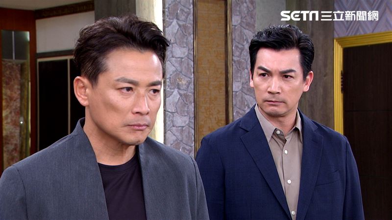 伊正（右）早在二十多年前就演過江宏恩（左）的岳父