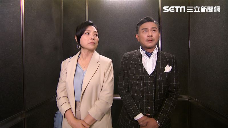 張鳳書和何冠穎為國小同學，在劇中發展令人期待