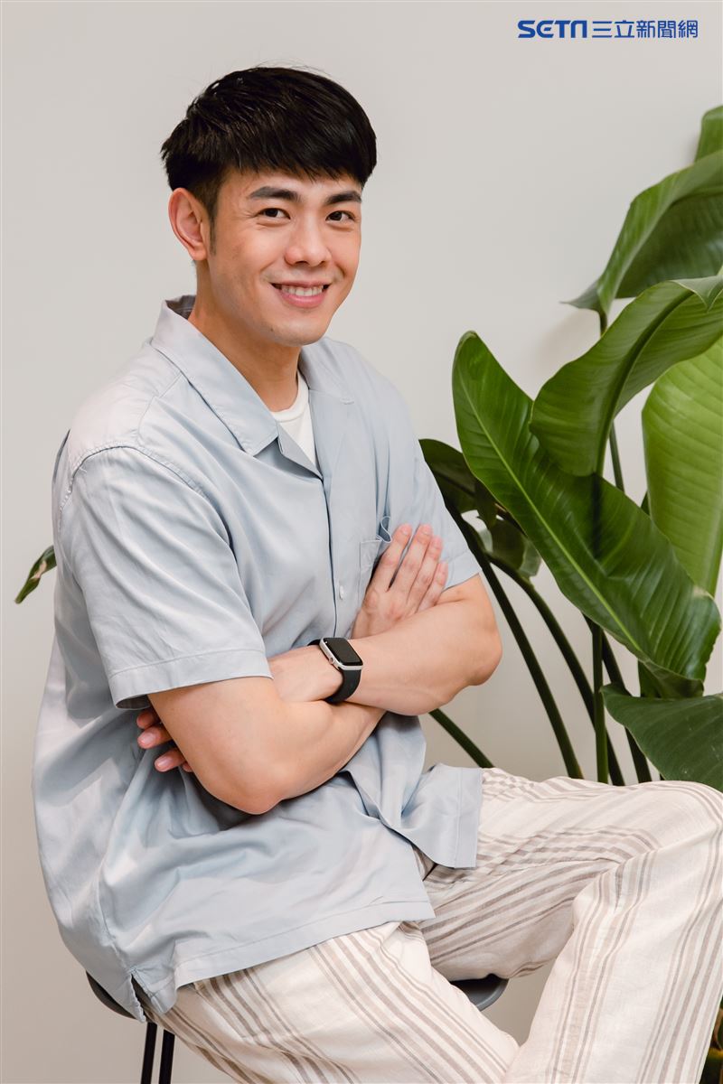 李家慶曾收過男女粉絲的各種另類私訊。（圖／記者楊澍攝影）