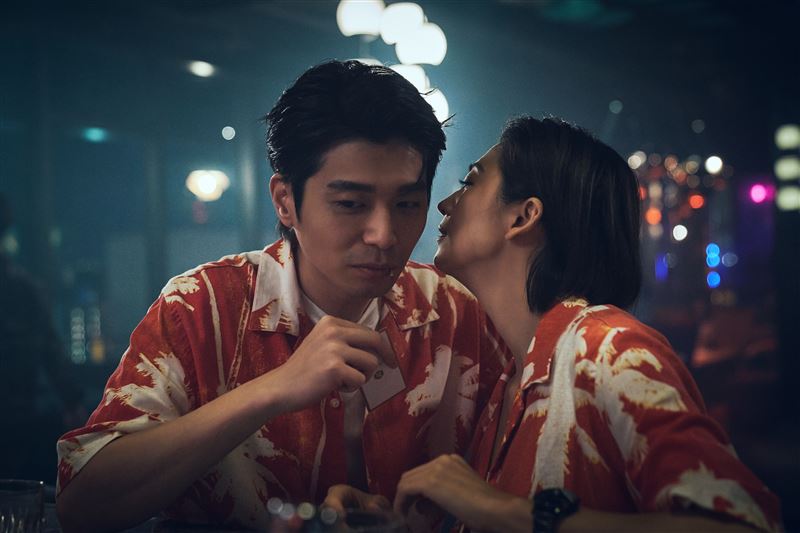 侯彥西、阿喜（林育品）為觀眾帶來滿滿的爆笑情節。（圖／Disney+ 提供）