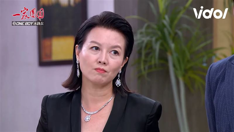 苗可麗狠臉讓人嚇歪