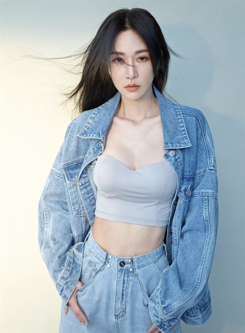曾莞婷擁有前凸後翹魔鬼好身材。(圖/翻攝自vicky_7155 IG)