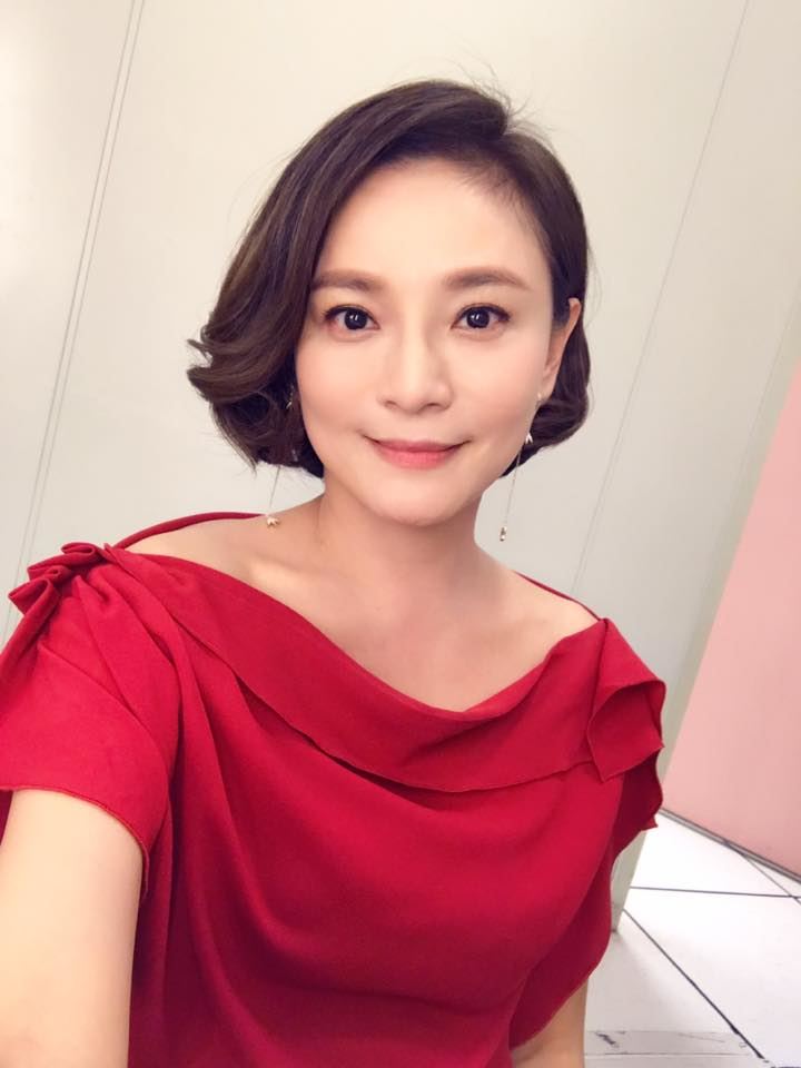 《花系列》女星梁家榕凍齡美照受關注。（圖／翻攝自梁家榕臉書）