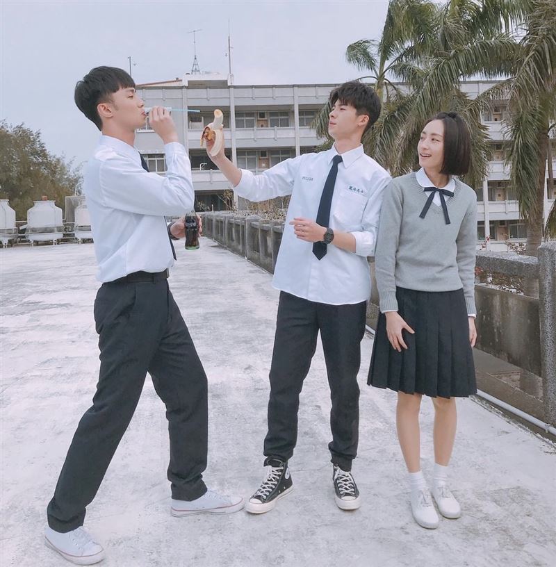 許光漢（中）因出演《想見你》而爆紅。（圖／翻攝自許光漢Instagram）