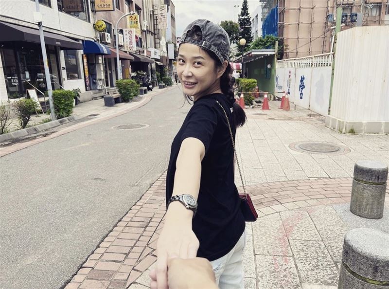 李燕曬出男友視角的照片。（圖／翻攝自IG）