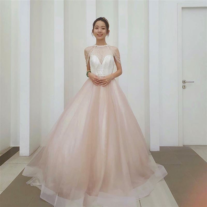 程雅晨曝光婚紗照。（圖／翻攝自臉書）