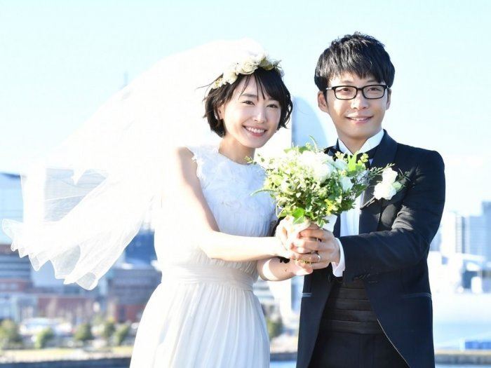 新垣結衣與星野源因《月薪嬌妻》假戲真做。（圖／翻攝自官網）