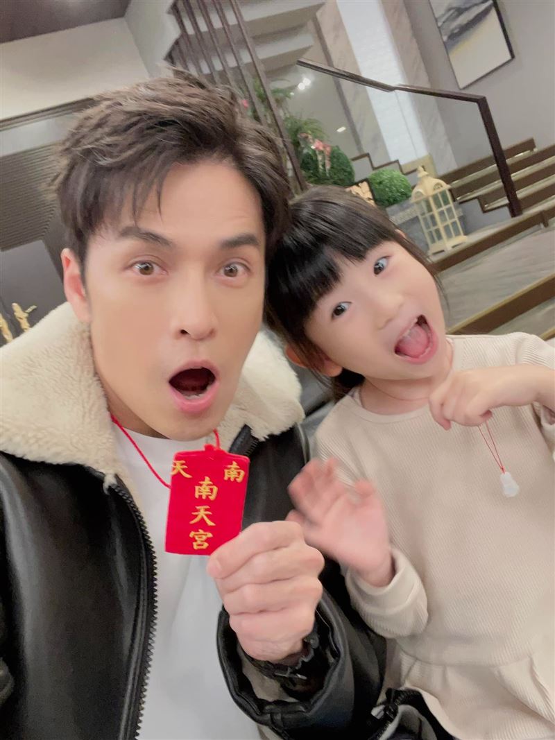Gino在《一家團圓》戲份吃重，許久未好好休息的他今年終於回嘉義老家過年陪家人。（圖／翻攝自Gino臉書）