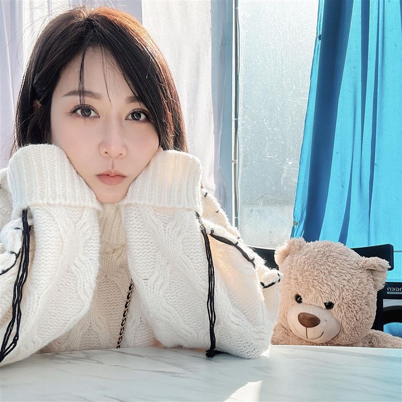 曾莞婷靠自己成了富婆。（圖／翻攝自臉書）