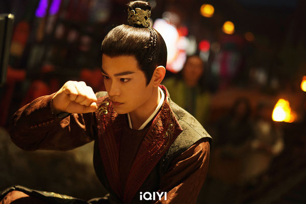 ▲《大理寺少卿遊》主角丁禹兮能隨時變成白貓潛伏查案，和周奇成為辦案搭檔。（圖／iQIYI國際站提供）