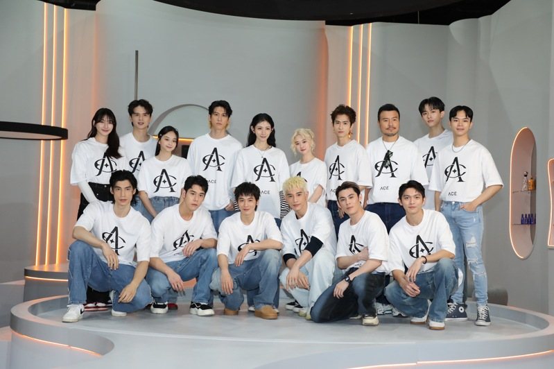 開鏡日集合近20位演員共同出席，再創一波台劇新高峰。圖＼聯合數位文創提供