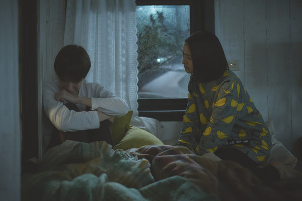 ▲《不夠善良的我們》收視稱霸，林依晨、許瑋甯情敵大和 。（圖／公視、MyVideo提供）