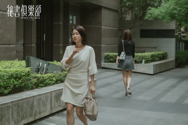 ▲《祕書俱樂部》六月飾演修杰楷妻子，劇中遇感情危機，霸氣嗆小三曾莞婷。（圖／TVBS提供）