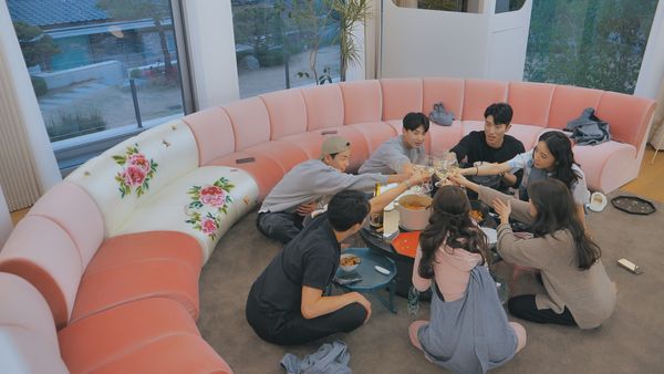 ▲▼《粉紅謊言》集結7位男女，每個人都懷有秘密出演。（圖／Disney+提供）