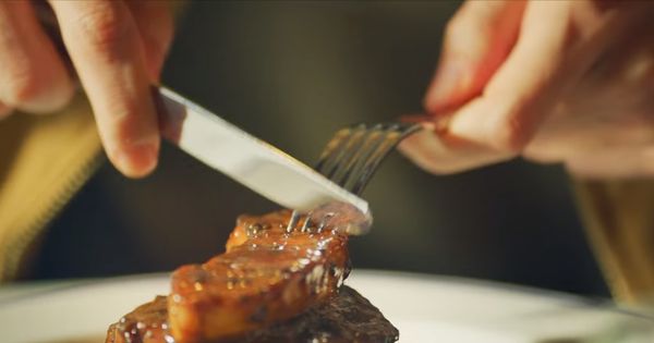▲▼《美食無間》近距離拍美食特寫,網喊太邪惡啦。(圖/翻攝自Netflix)