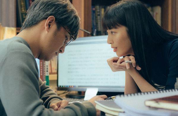  ▲《愛愛內含光》詹子萱、柯震東論性愛分離卻陷矛盾。小三介入婚姻 夏于喬、馬志翔重燃慾火成難題。老夫老妻性愛危機 苗可麗向洪都拉斯求歡無回應。林哲熹、巫建和譜激情酸甜男男戀（圖／Netflix提供）