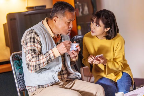 ▲龍天翔、大元、邱凱偉參與演出《你好我是誰》講述失智議題，寇世勳飾演曹汶龍醫師。（圖／華視提供）