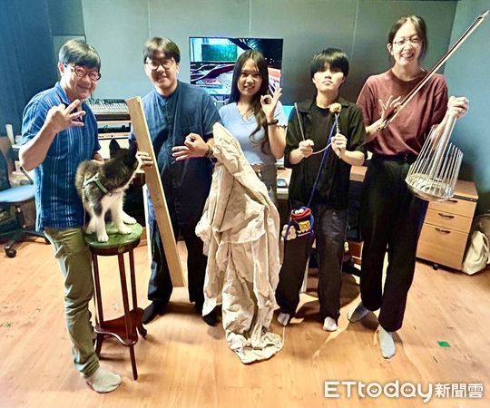▲崑山科技大學視訊傳播設計系應屆畢業生許韻羯，優秀實力更讓她成為台劇《不夠善良的我們》的後期製作，未來她將成為擬音錄音師，為業界帶來更多獨特的聽覺饗宴。（圖／記者林東良翻攝，下同）