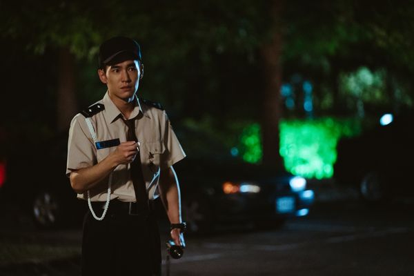 ▲《非殺人小說》王淨腹黑真相揭曉　見劉冠廷出軌怒吼張書豪遭割喉浴血下車。（圖／CATCHPLAY+提供）