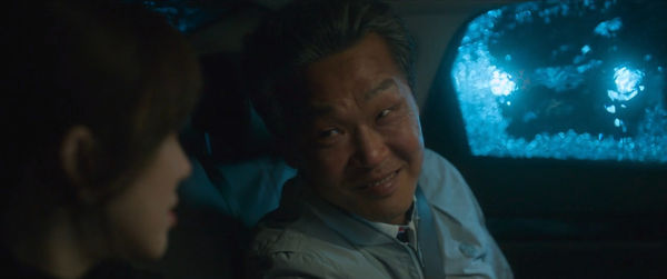 ▲▼《爭鋒相辯》才2集上演兇殺案「屍體呈下跪姿勢」　鄭麗媛遭伸狼手。（圖／翻攝自Disney+）