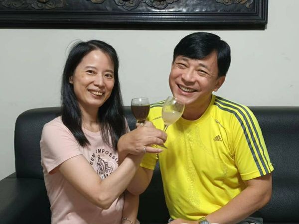 ▲胡鴻達難得曬全家福 感性說「確診過後更珍惜」。（圖／O卡桑木耳露提供）