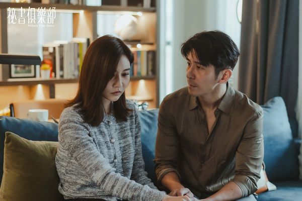 ▲曾莞婷與修杰楷在《祕書俱樂部》有大尺度親密戲。（圖／TVBS提供）