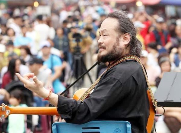 ▲曾獲第15屆金曲獎最佳客語演唱人獎的謝宇威，即將出任桃園市客家文化基金會董事。（圖／翻攝自謝宇威臉書）