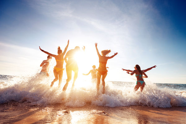 ▲▼ 夏季,暑假,海邊,夜遊,冷泉,露營,環島,麥香,檸檬紅茶。(圖/iStock)