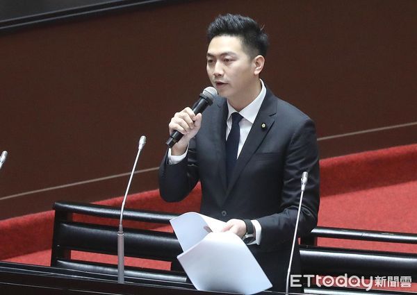 ▲▼立委陳昭姿 廖偉翔 行政院長陳建仁赴立法院備詢 社福衛環租。(圖/記者屠惠剛攝)