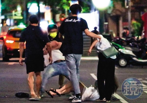 【打我朋友還想逃】Teddy遭毆街頭濺血 臧芮軒「英雌救帥」報警急攔肇事辣妹