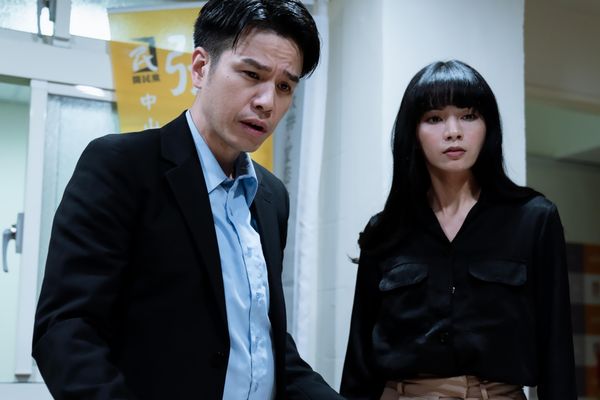 ▲林哲熹墓仔埔也敢睡? 《地獄里長》 嚴正嵐重返《花甲》墓園直呼另類「回娘家」 。(圖/風起娛樂提供)
