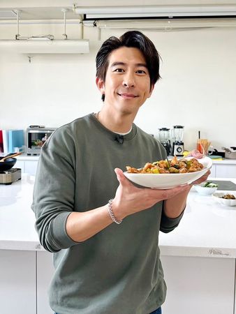 ▲修杰楷開設YouTube節目，首集邀來好友陳柏霖。（圖／《修TIME》提供）