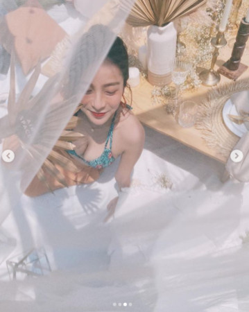 ▲▼梁凱莉。(圖/翻攝自Instagram/kailiofficial) ▲▼梁凱莉。(圖/翻攝自Instagram/kailiofficial)