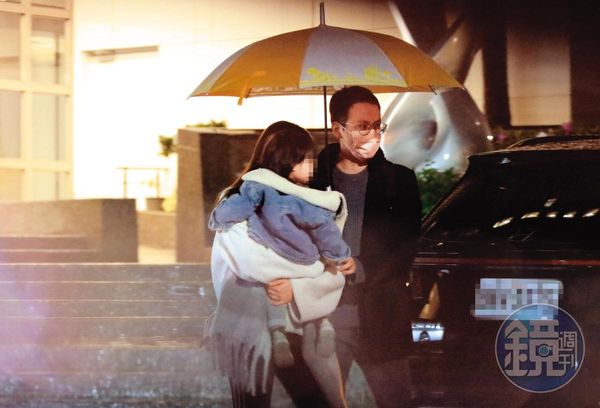 【獨家】【星CP當網紅】歐陽妮妮獨淋雨 夏如芝、張捷傘下曬幸福