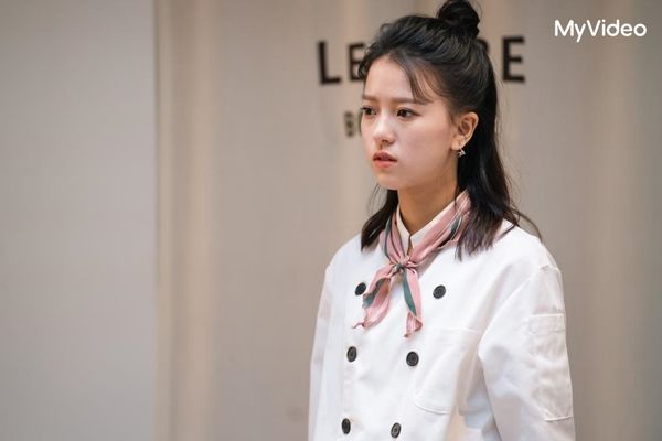 ▲《歡迎光臨 二代咖啡》由鳳小岳、林哲熹、隋棠、項婕如主演。（圖／台灣大哥大MyVideo提供）