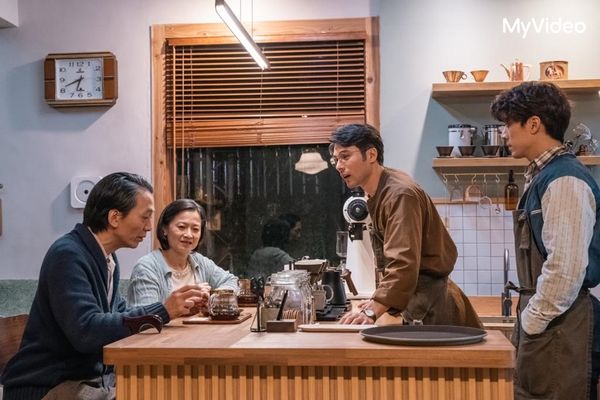 ▲《歡迎光臨 二代咖啡》由鳳小岳、林哲熹、隋棠、項婕如主演。（圖／台灣大哥大MyVideo提供）