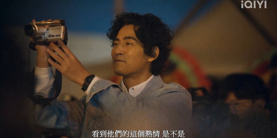 V8攝影機是過去大家錄影片的便利工具。 圖／擷自愛奇藝